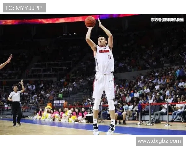 周鹏：从篮球场上的拼搏者到生活中的坚韧榜样，见证奋斗与成长的传奇之路